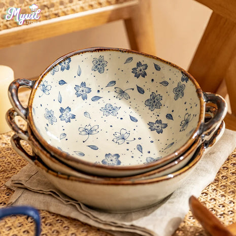 A beautifully designed bowl, perfect for soups, noodles, and salads.


