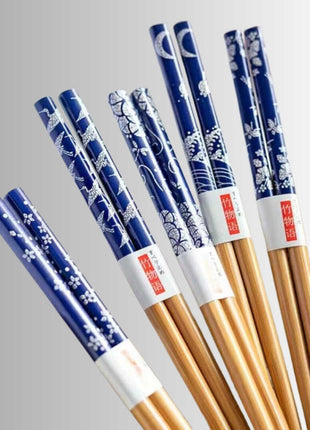 Bamboo chopsticks featuring an enhanced grip for better handling and precision.