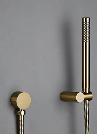 A timeless design with a modern touch that completes the luxurious feel of your shower.

