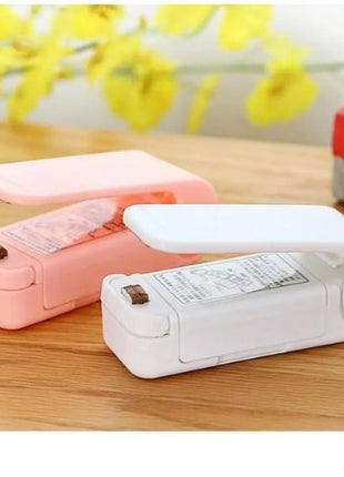 Ensure your food stays fresh with our durable bag clips. Designed for everyday use, these clips provide a tight seal and long-lasting performance.