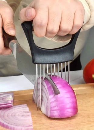  Quickly cut onions without hassle using this durable stainless steel slicer