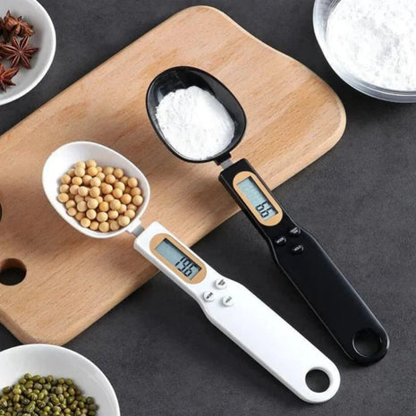 Perfect for cooking and baking, this electronic measuring spoon offers high precision between 1-5 grams.