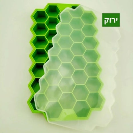 Create unique honeycomb-shaped ice cubes with this versatile silicone tray.

