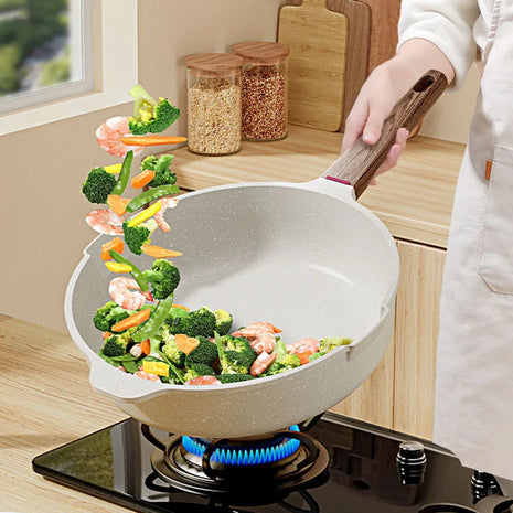 High-quality non-stick pan ideal for gas and induction cookers.

