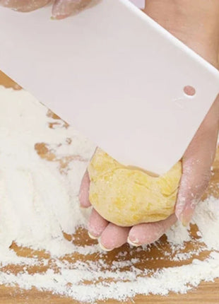 Cut dough into evenly sized pieces quickly and accurately with this plastic tool