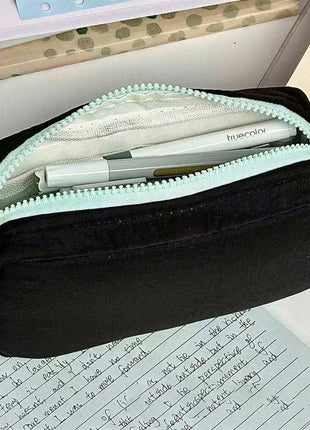 קלמר בד מעוצב בצבע חלק – נפח אחסון גדול ונוחות מקסימלית