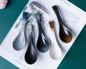 : Enhance your dining experience with this traditional Japanese ramen spoon, made from high-quality ceramic.