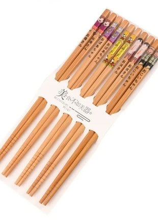 A versatile set of chopsticks ideal for sushi, ramen, and other Asian cuisine.