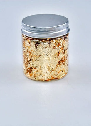 Add a touch of sophistication to your cakes with these edible gold flakes.

