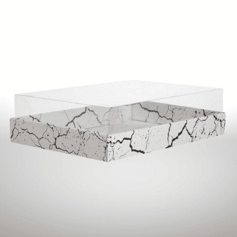An exquisite design, perfect for serving fruit platters and desserts in style.

