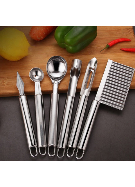An essential set for professional fruit carving and creative fruit presentations.

